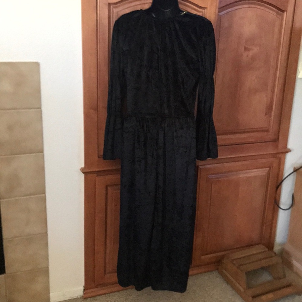 Gothic Renaissance Dress - Picture 4 of 7